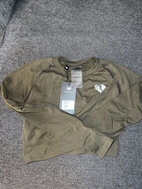 Women’s Best long sleeve crop